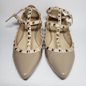 Inspired ROCKSTUD Ankle T-strap flat in nude